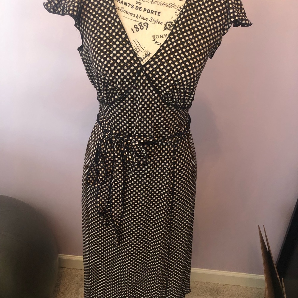 Max Studio ladies medium dress runs small. Tag is faded. Stretchy - Picture 8 of 11